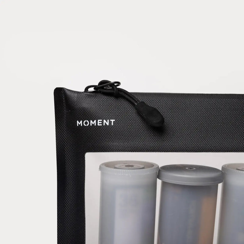 Moment Reusable Travel Film Pouch (Medium Black)