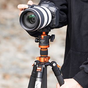 K&F Concept 63-inch Carbon Fiber Tripod with Detachable Monopod