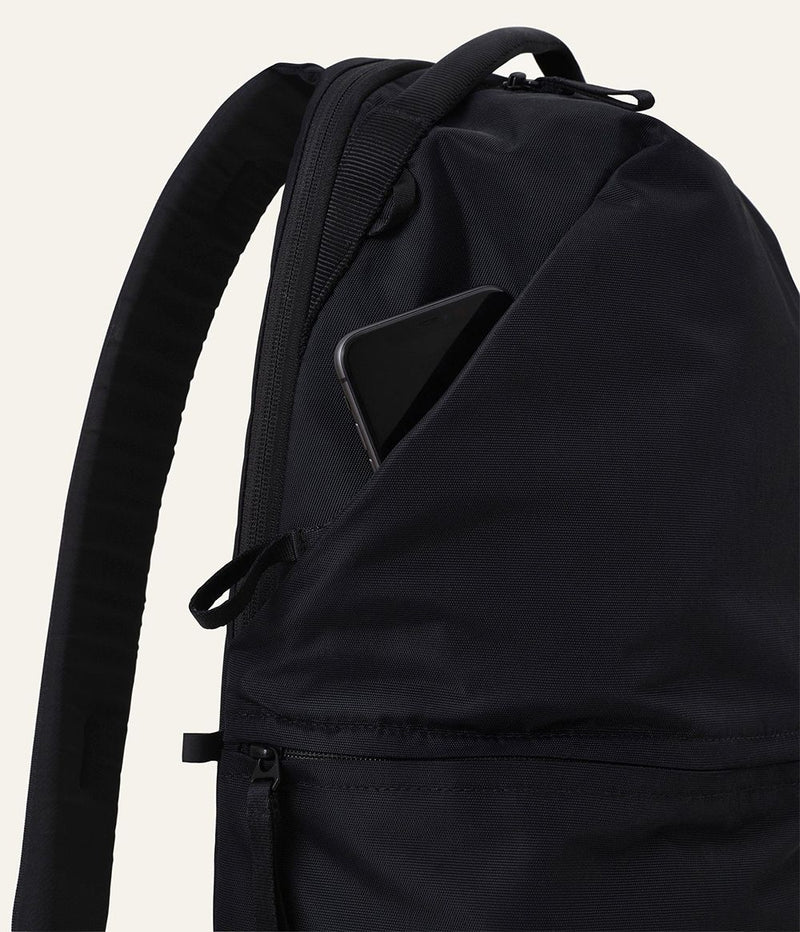 Urth Arkose 20L Backpack (Black)