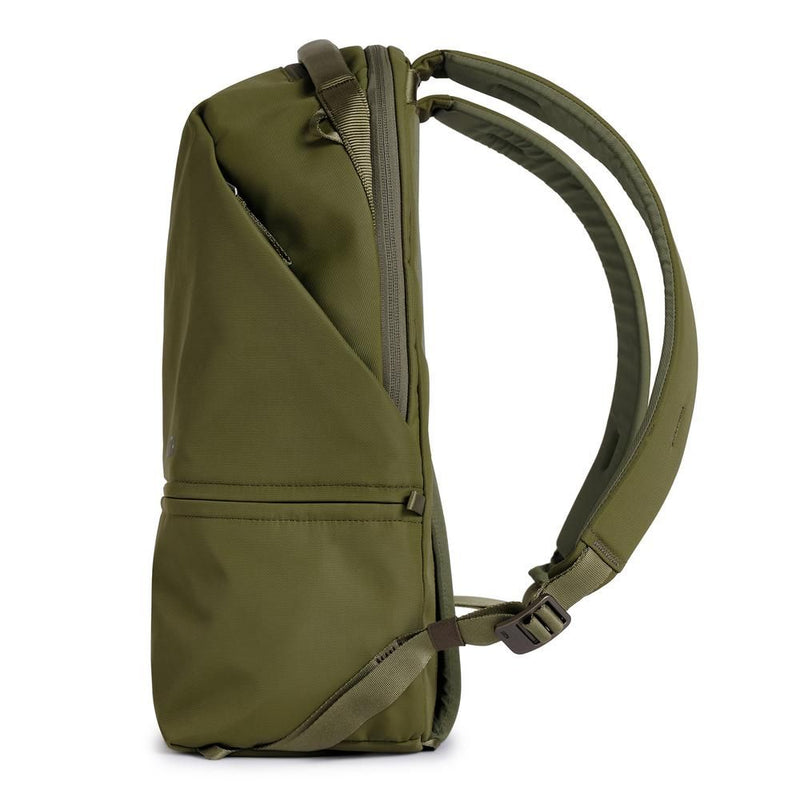 Urth Arkose 20L Backpack (Green)