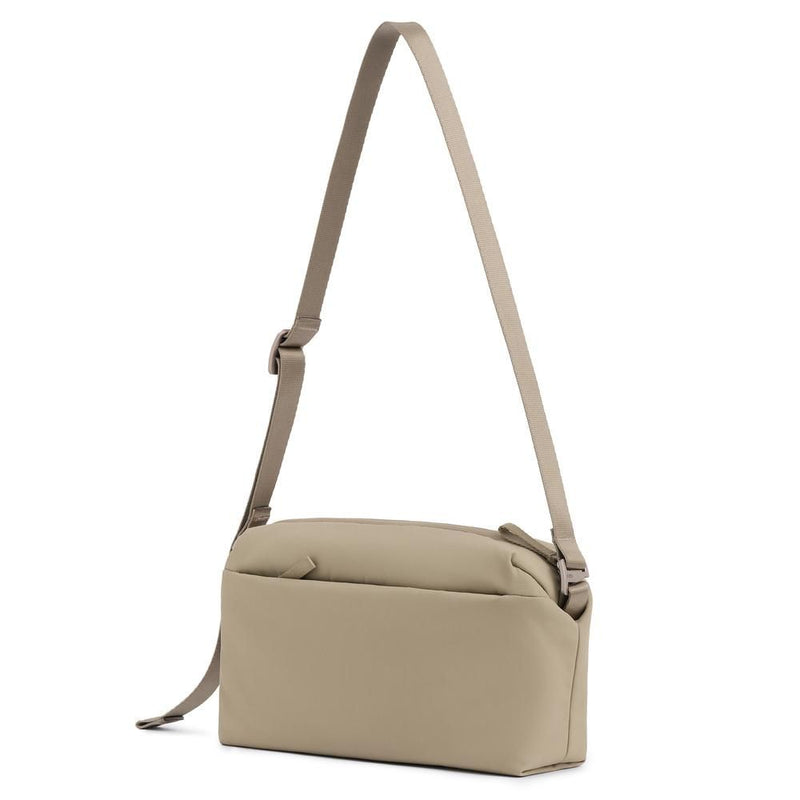 Urth Dolomite 5.1L Crossbody Camera Sling Bag (Beige)