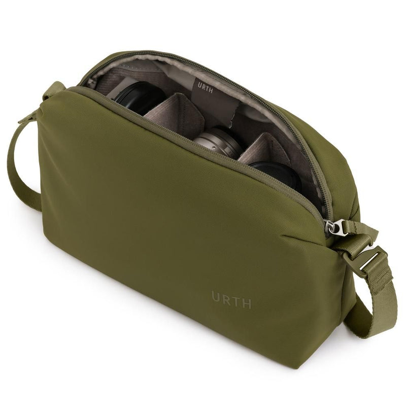 Urth Dolomite 5.1L Crossbody Camera Sling Bag (Green)